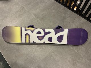 Tabla y fijaciones de snow marca Head, talla 149