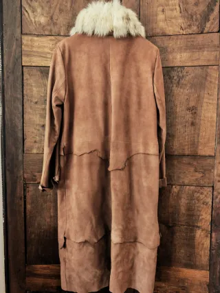 Soprabito in pelle scamosciata con pelliccia