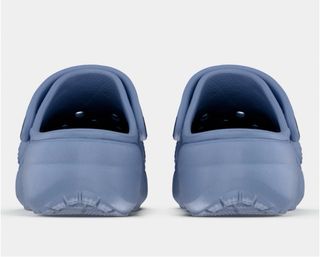 Zuecos Crocs con plataforma azul