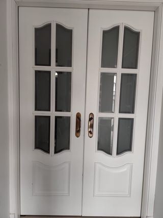 Puertas de madera interiores blancas