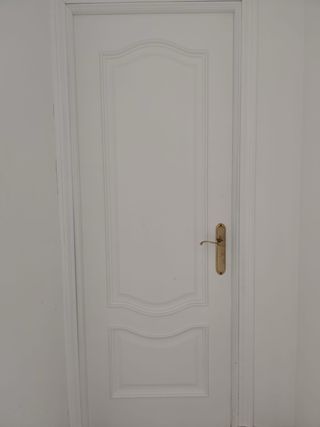 Puertas de madera interiores blancas