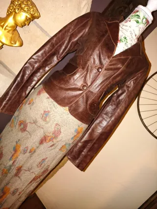 CHAQUETA ENTALLADA PIEL GENUINA STUDIO ZARA