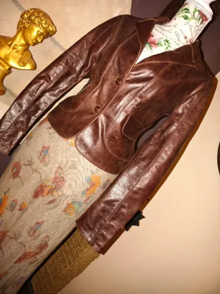 CHAQUETA ENTALLADA PIEL GENUINA STUDIO ZARA