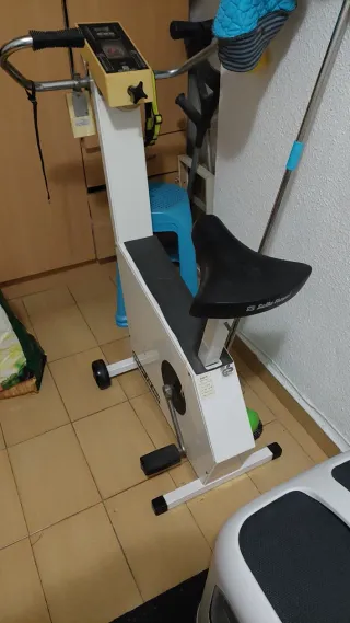 Bicicleta Estática con Pantalla Digital