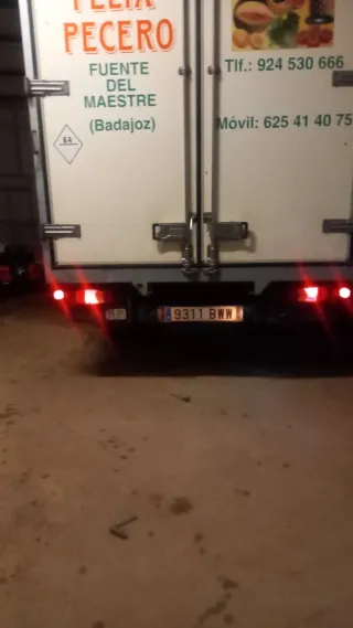 Camión Nissan Al León 120 Caja Cerrada