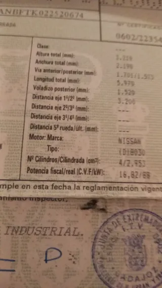 Camión Nissan Al León 120 Caja Cerrada