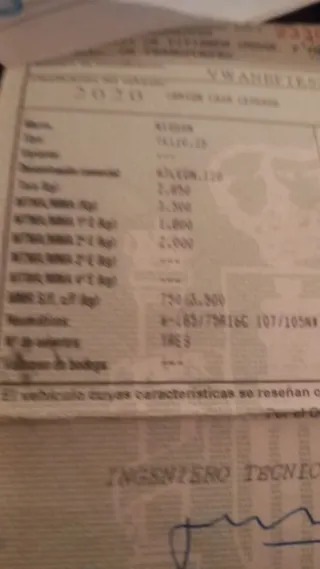 Camión Nissan Al León 120 Caja Cerrada