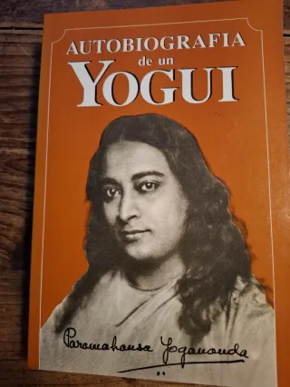 Autobiografia de Un Yogui (Spanish Edition)