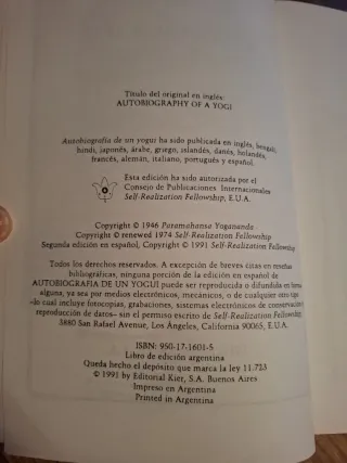 Autobiografia de Un Yogui (Spanish Edition)