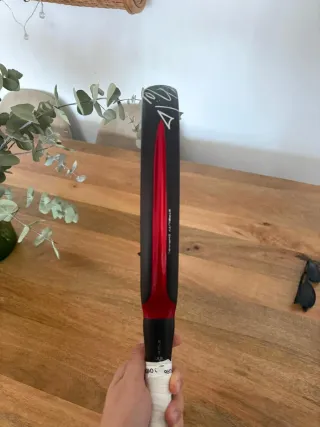 Pala Pádel Wilson Bela Pro 2025