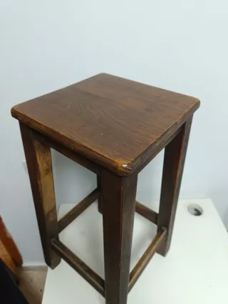 Taburetes de madera rústicos