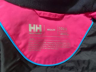 Cazadora niña Helly Hansen, usada solo por 1 niña.