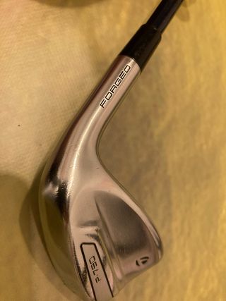 TaylorMade P790 Forged Hierro 9 Fujikura Ventus 6R