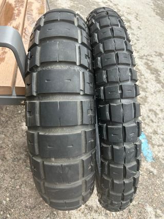 Juego neumáticos Moto (solo 1000km)