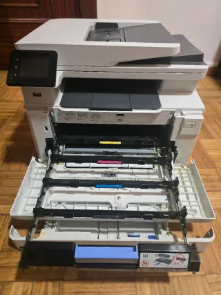 Stampante HP Color LaserJet Pro MFP M281fdn