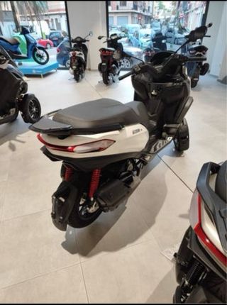 Piaggio MP3 400 - Moto Trike Automática