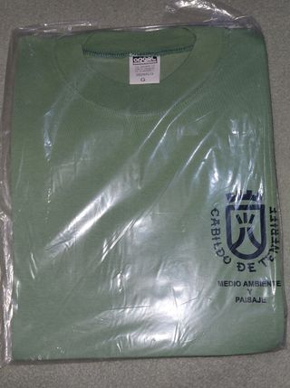 Camiseta verde Talla G con logo