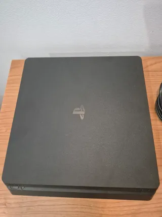 PS4 500GB + 2 Mandos + 5 Juegos