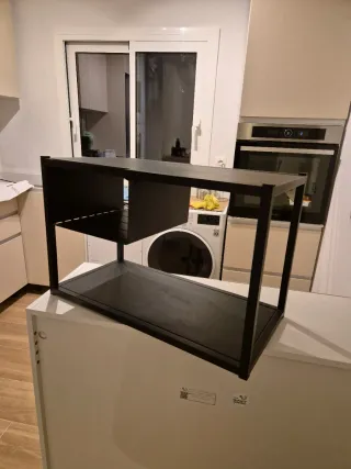 Estantería metálica negra Ikea