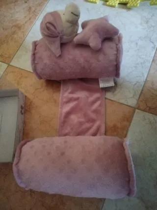 Cojín antivuelco para bebé