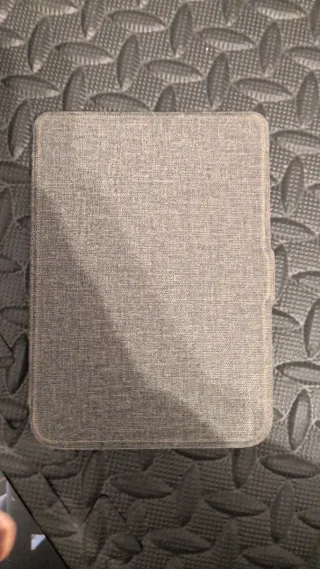 Cover grigia per Kobo Clara color