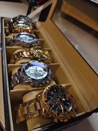 Estuche con 6 relojes