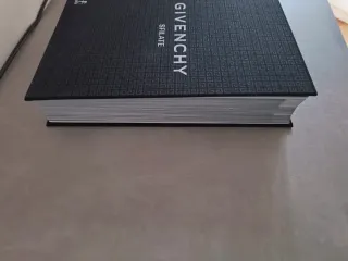 Givenchy. Sfilate. Ediz. illustrata