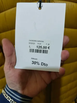 Chaqueta de plumas amarilla nueva