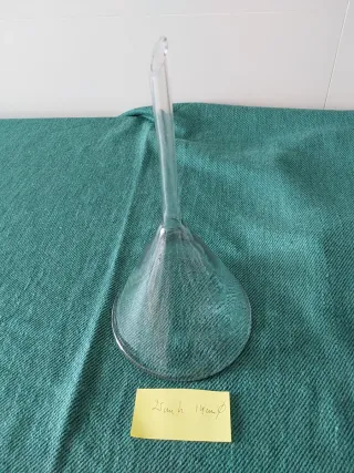 Embudo de farmacia de vidrio 25cm