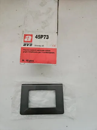 10 Placca Ave 45P73 Grigio Metallizzato 3 Moduli