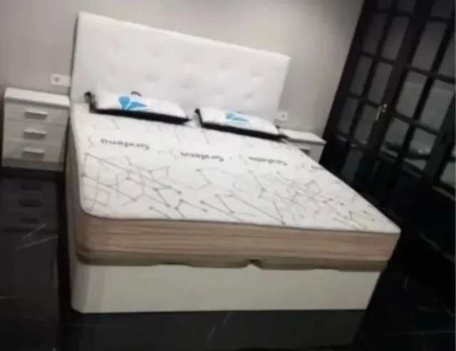 Canape y colchon de madera