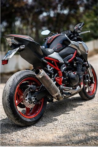 Kawasaki Z900 A2 Plata y Rojo