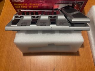 Boss ME-20B Pedaliera Multieffetto Basso Elettrico