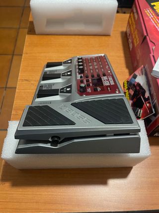 Boss ME-20B Pedaliera Multieffetto Basso Elettrico