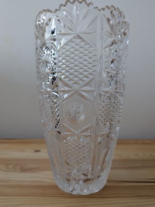 Jarrón cristal tallado decorativo