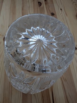 Jarrón cristal tallado decorativo