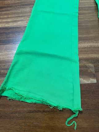 Pantalón tobillero verde mujer