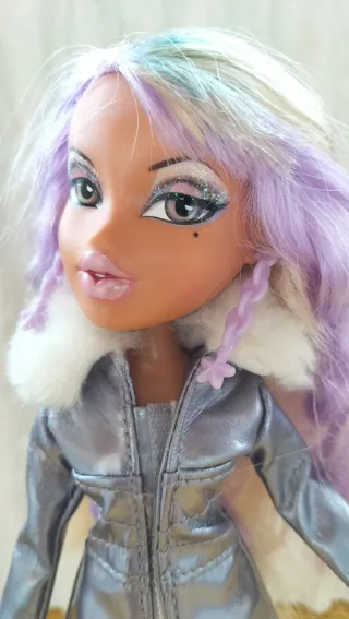 Bratz Platinum Shimmerz Yasmin 2001