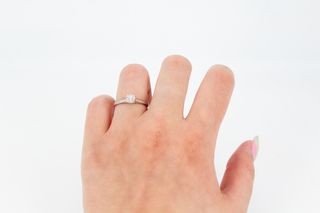 Solitario De Oro Blanco De 18K Con Diamantes.. Ref: 025-01-00776