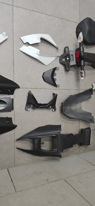 Yamaha YZF 125 R  YZF-125R Tapas Nuevas y de ocasi