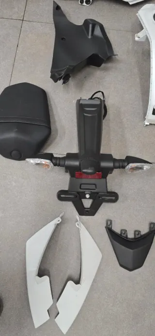 Yamaha YZF 125 R  YZF-125R Tapas Nuevas y de ocasi