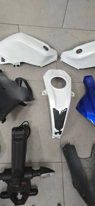 Yamaha YZF 125 R  YZF-125R Tapas Nuevas y de ocasi