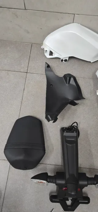 Yamaha YZF 125 R  YZF-125R Tapas Nuevas y de ocasi