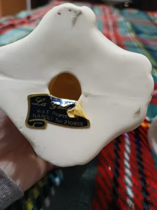 Statuette in ceramica dorata