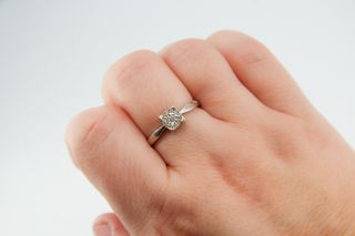 Anillo De Oro Blanco De 18K Con Diamantes.. Ref: 077-01-00122