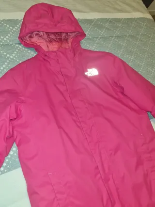 Abrigo The North Face rosa muy poco usado