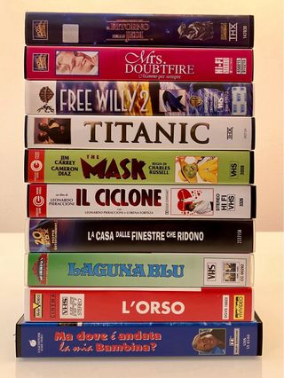 Lotto di 10 VHS di film di culto