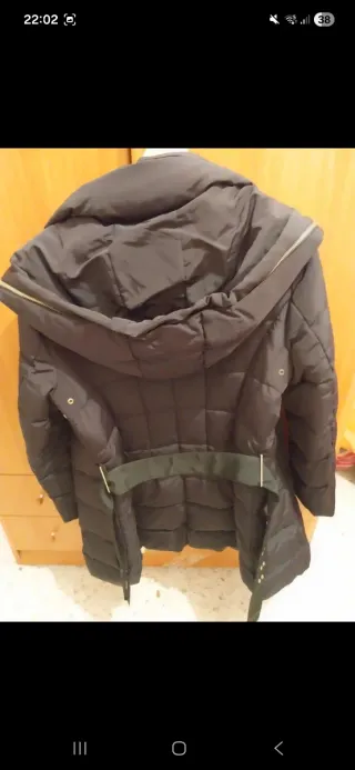 Abrigo plumífero negro