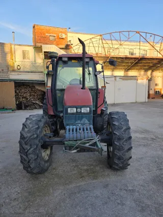 Tractor new holland TS90 UNICO DUEÑO (8.000 horas)