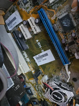 Caja de PC Viper Roja y Negra